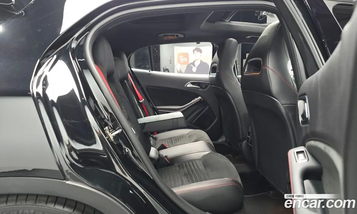 Mercedes-Benz GLA-Class 2018 2.0 автомат (гидро), фото 17