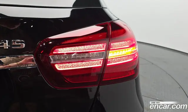 Mercedes-Benz GLA-Class 2018 2.0 автомат (гидро), миниатюра 8