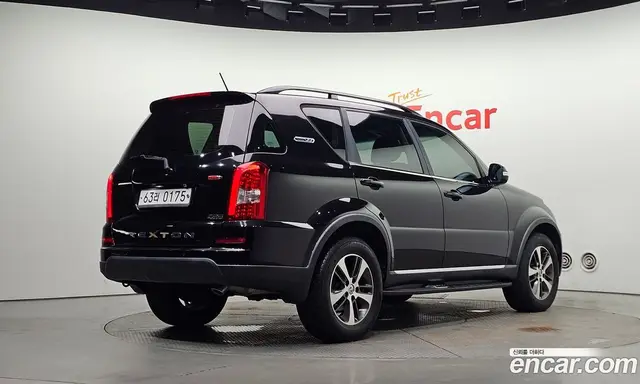 SsangYong Rexton 2016 2.2 автомат (гидро), миниатюра 2 SsangYong Rexton 2016 2.2 автомат (гидро), миниатюра 2