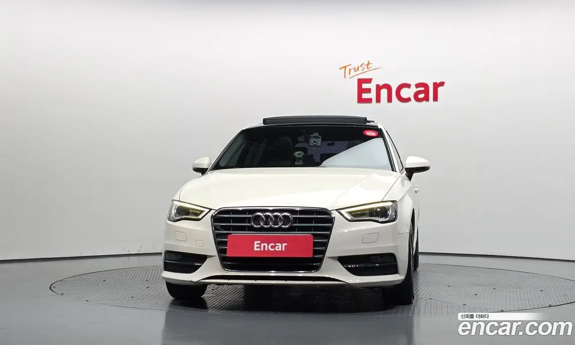 Audi A3 2015 1.6 автомат (гидро), фото 3