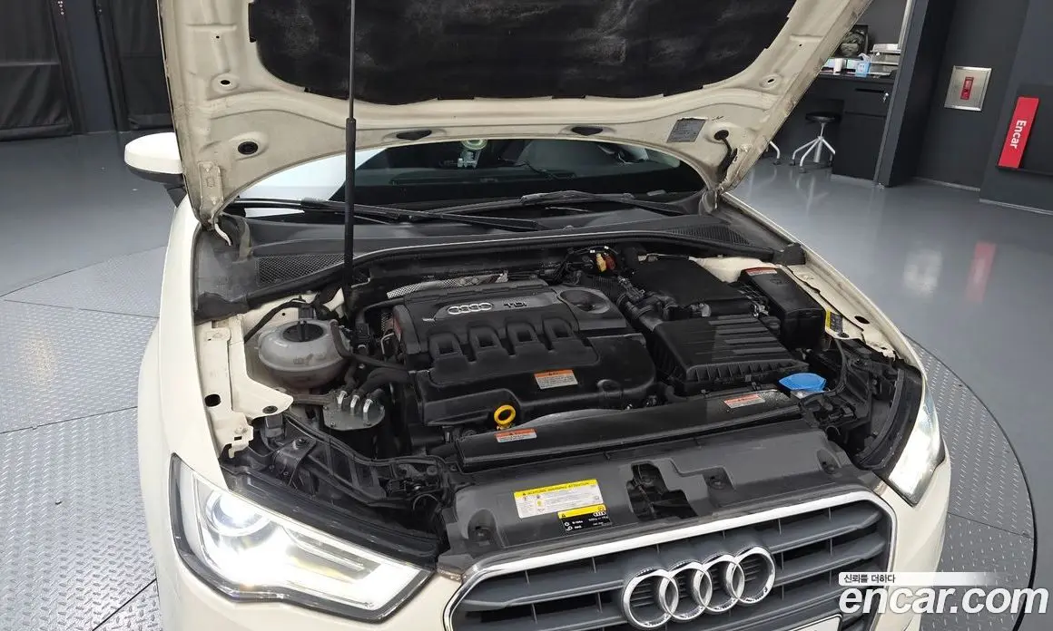 Audi A3 2015 1.6 автомат (гидро), фото 6