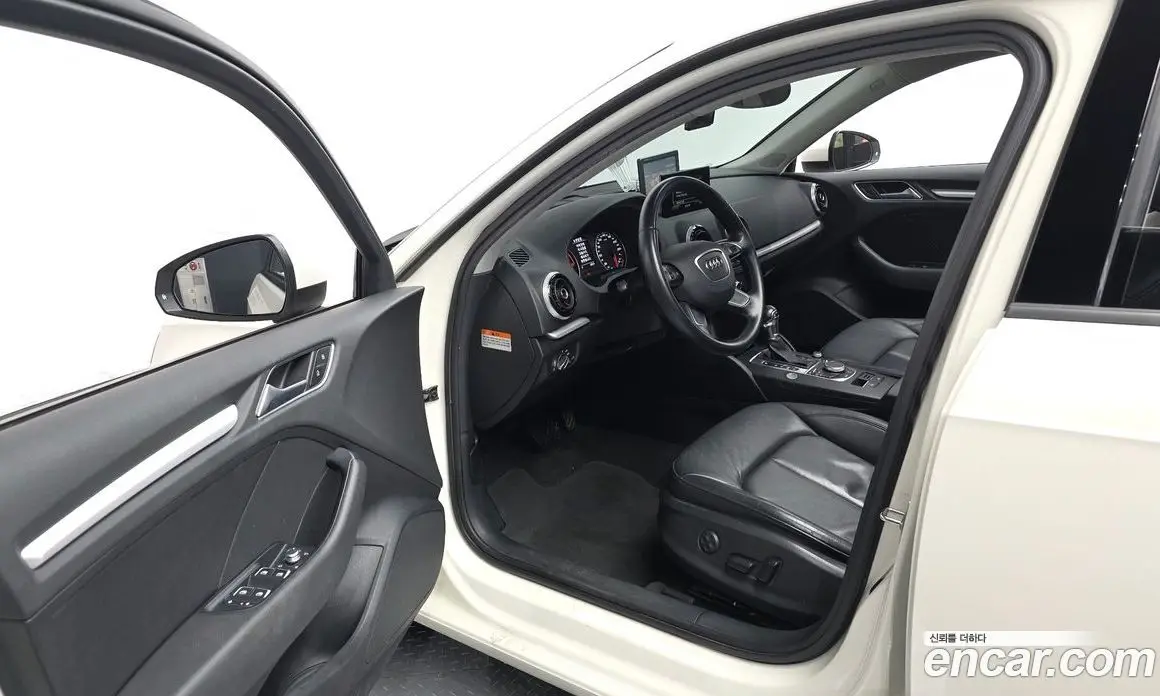 Audi A3 2015 1.6 автомат (гидро), фото 10