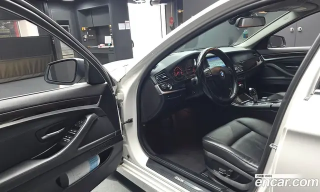 BMW 5 серия 2011 2.0 автомат (гидро), миниатюра 10