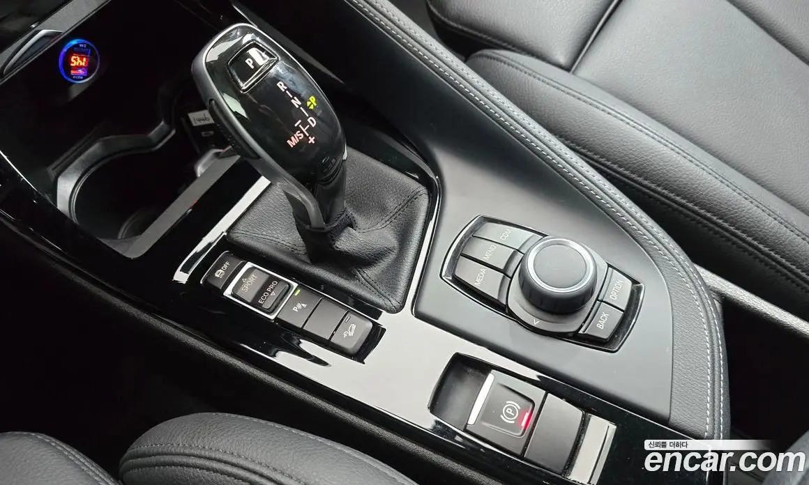 BMW X1 2020 2.0 автомат (гидро), фото 12