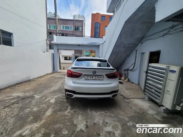 BMW X6 2017 3.0 автомат (гидро), миниатюра 2