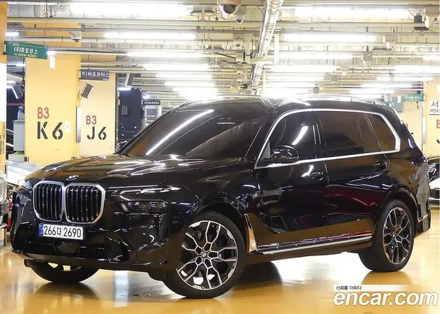 BMW X7, 2025, 9 500 км