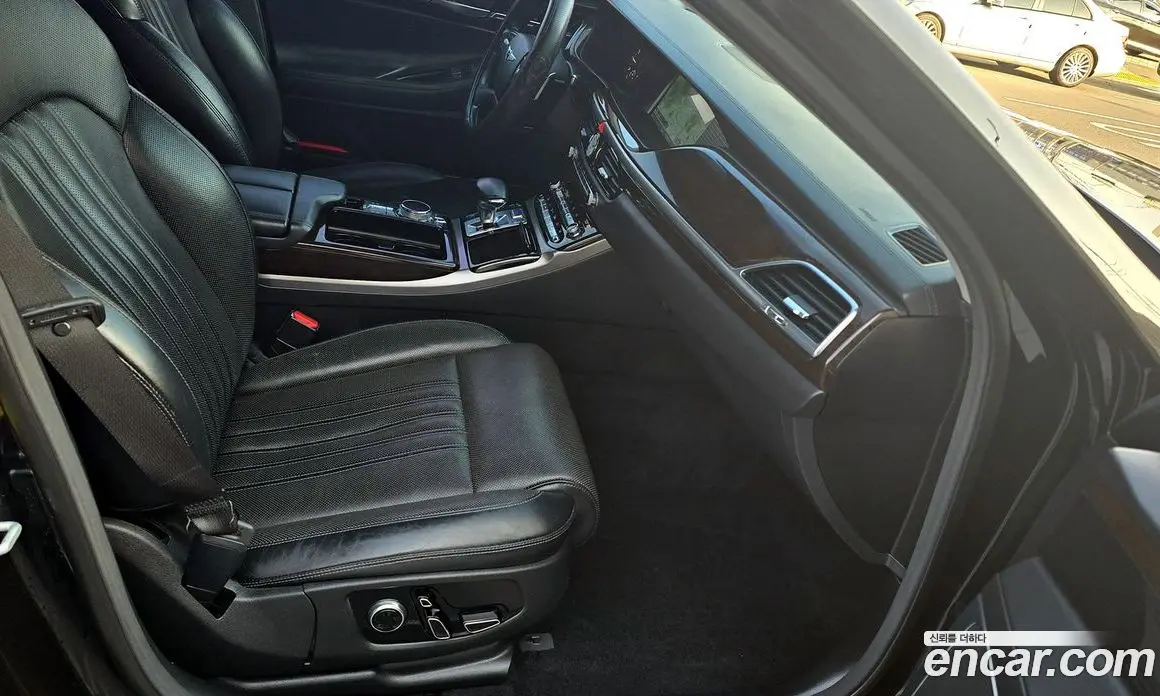 Genesis EQ900 2016 3.8 автомат (гидро), фото 13 Genesis EQ900 2016 3.8 автомат (гидро), фото 13