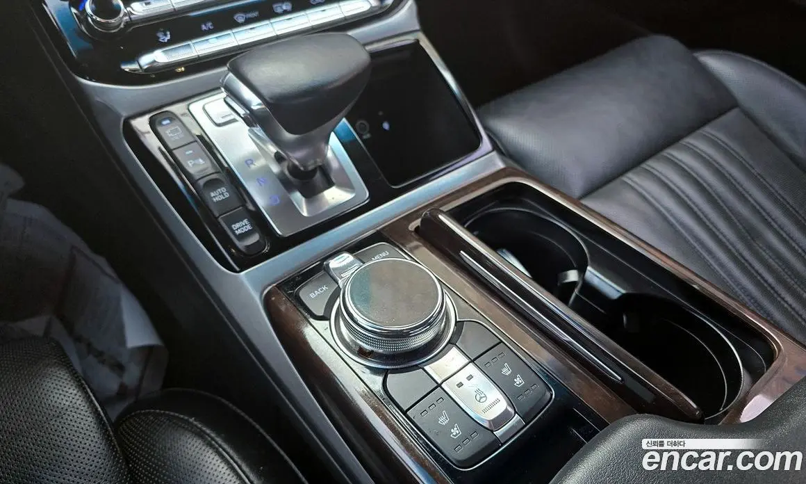 Genesis EQ900 2016 3.8 автомат (гидро), фото 14 Genesis EQ900 2016 3.8 автомат (гидро), фото 14