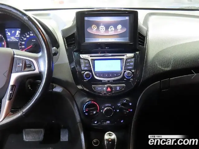 Hyundai Accent 2014 1.6 автомат (гидро), миниатюра 11