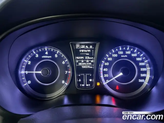 Hyundai Aslan 2015 3.0 автомат (гидро), миниатюра 8