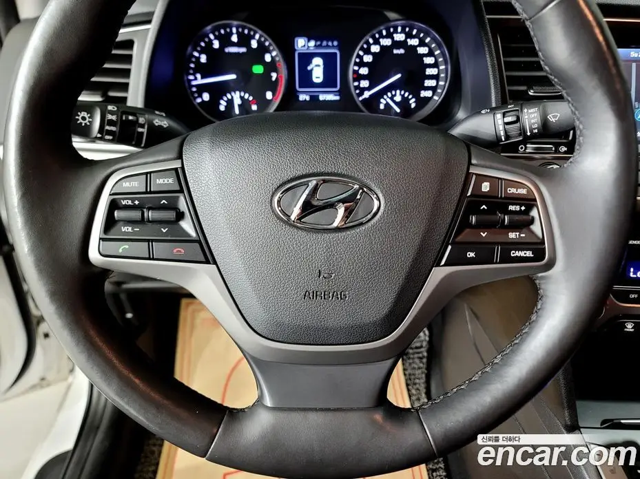 Hyundai Avante 2016 1.6 автомат (гидро), фото 11