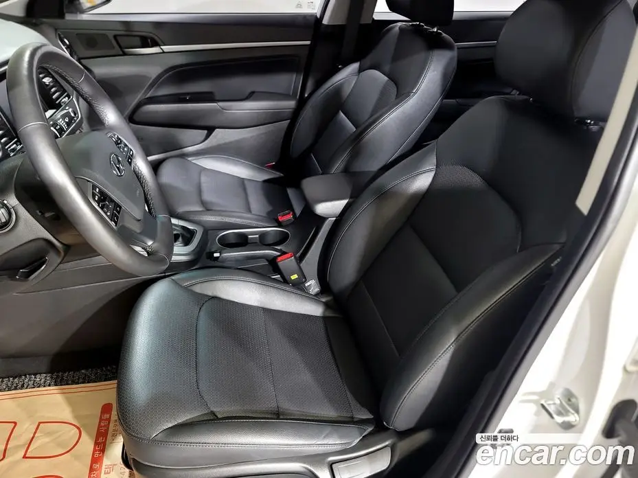 Hyundai Avante 2016 1.6 автомат (гидро), фото 18