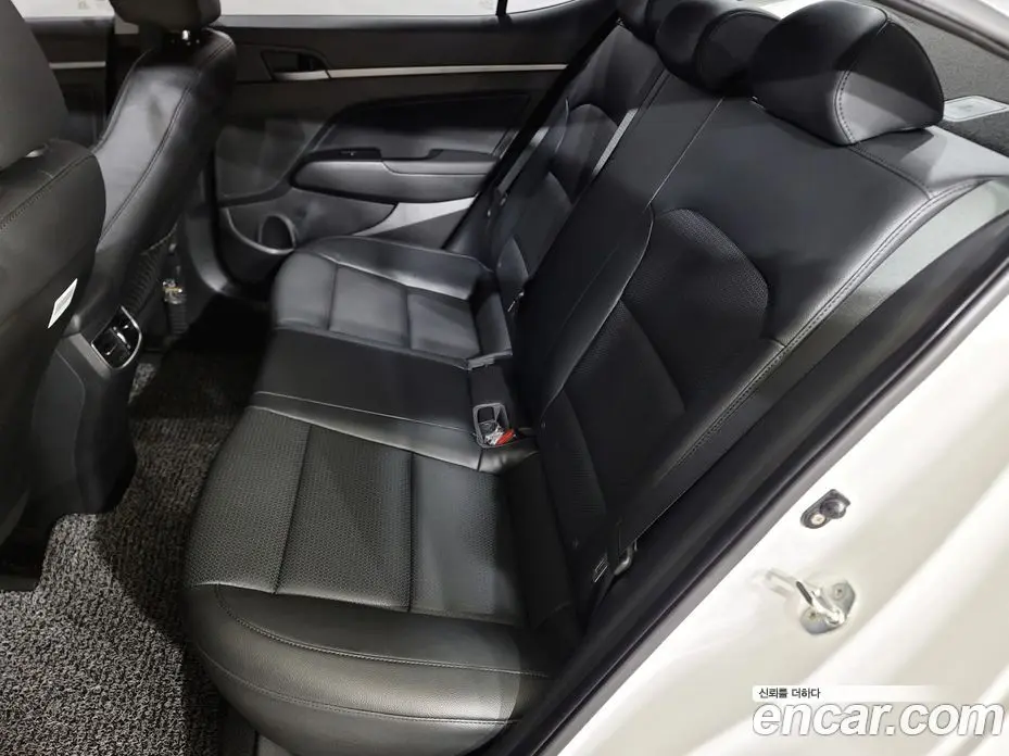 Hyundai Avante 2016 1.6 автомат (гидро), фото 19