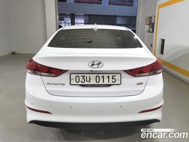 Hyundai Avante 2016 1.6 автомат (гидро), миниатюра 3