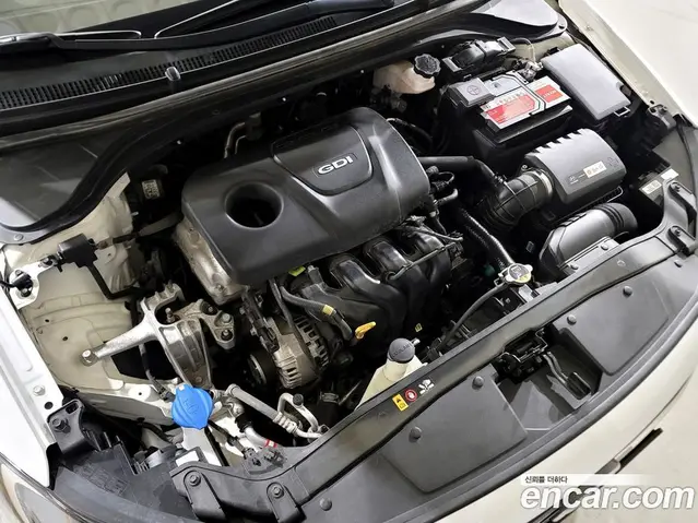 Hyundai Avante 2016 1.6 автомат (гидро), миниатюра 7