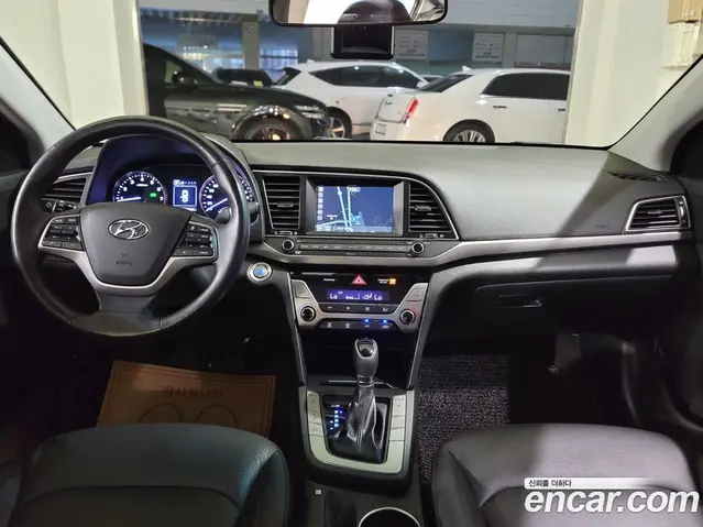 Hyundai Avante 2016 1.6 автомат (гидро), миниатюра 9