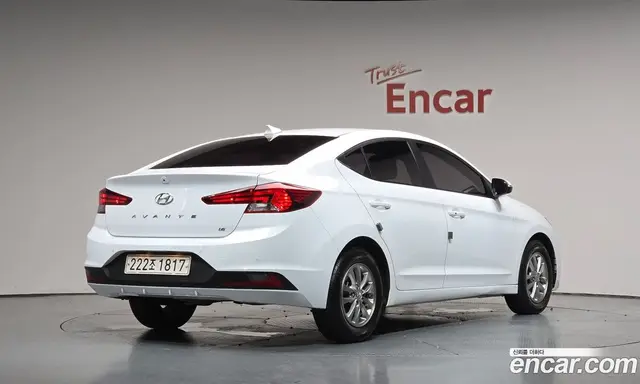 Hyundai Avante 2018 1.6 автомат (гидро), миниатюра 2