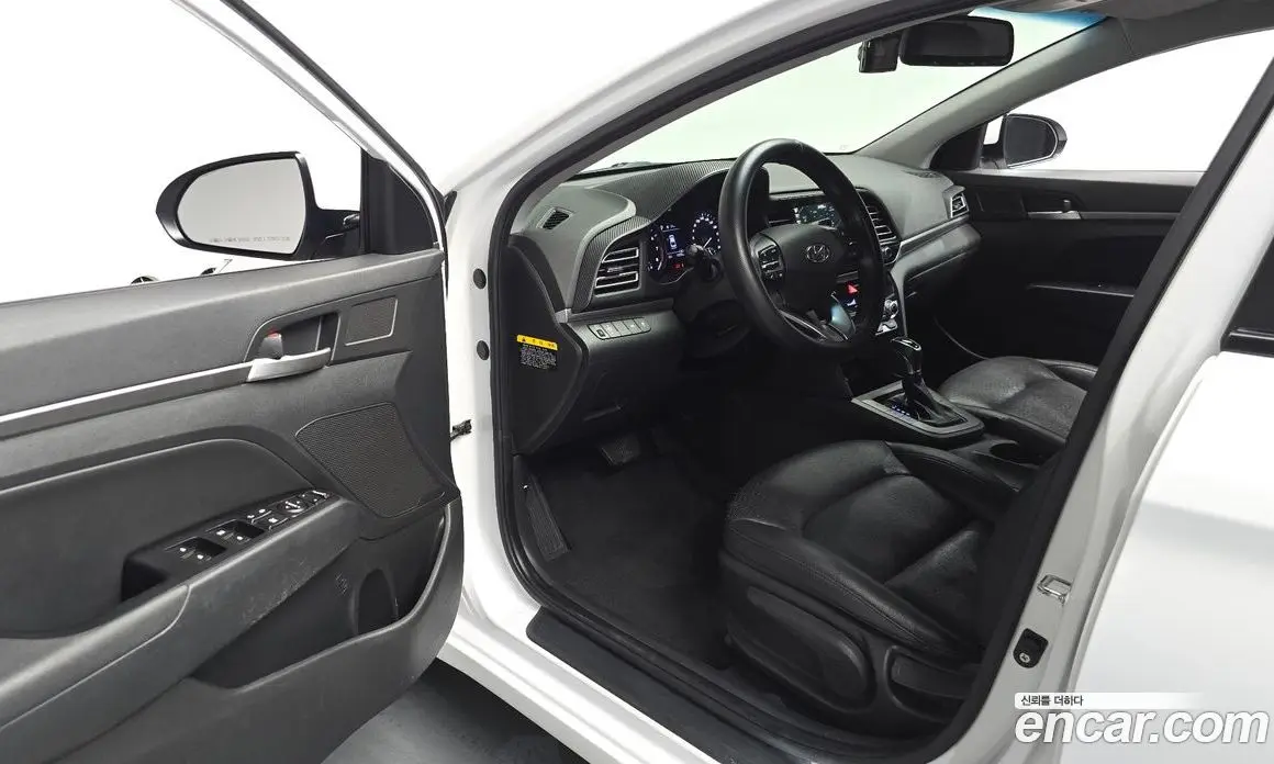 Hyundai Avante 2018 1.6 автомат (гидро), фото 13