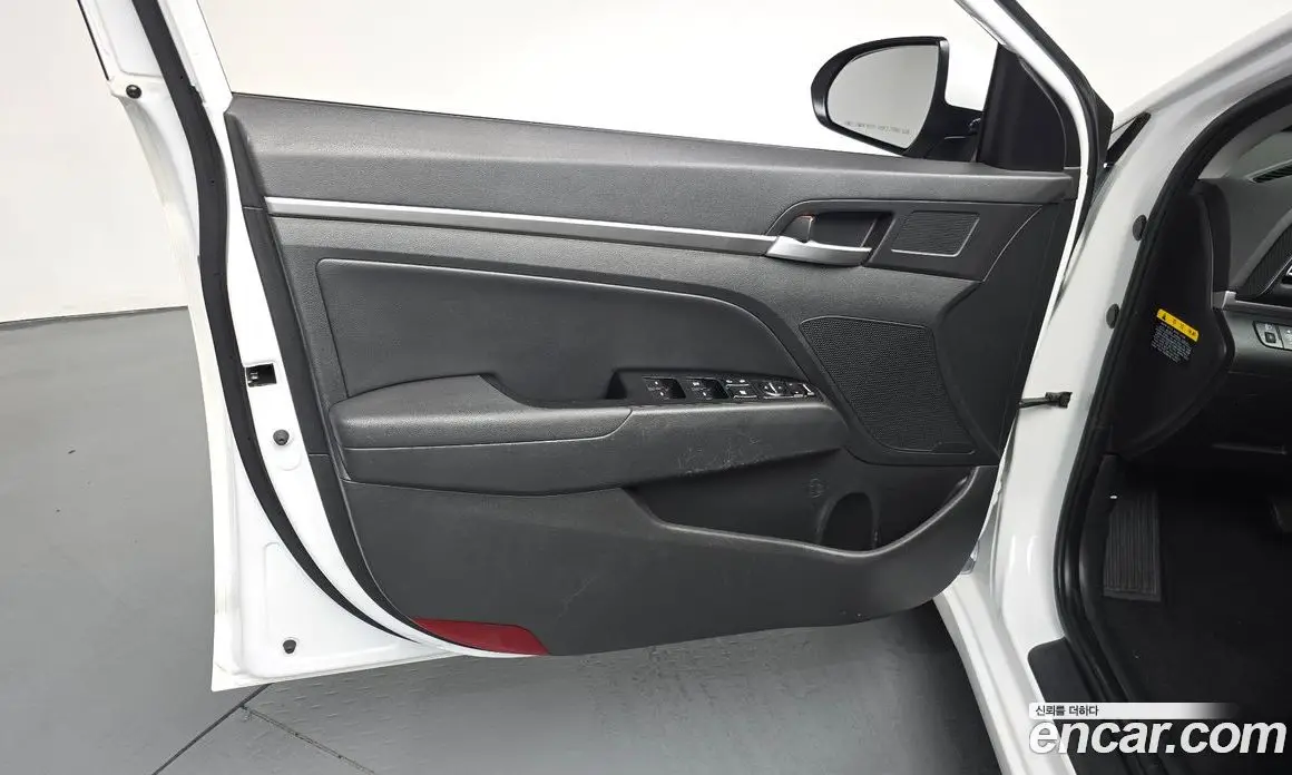 Hyundai Avante 2018 1.6 автомат (гидро), фото 14
