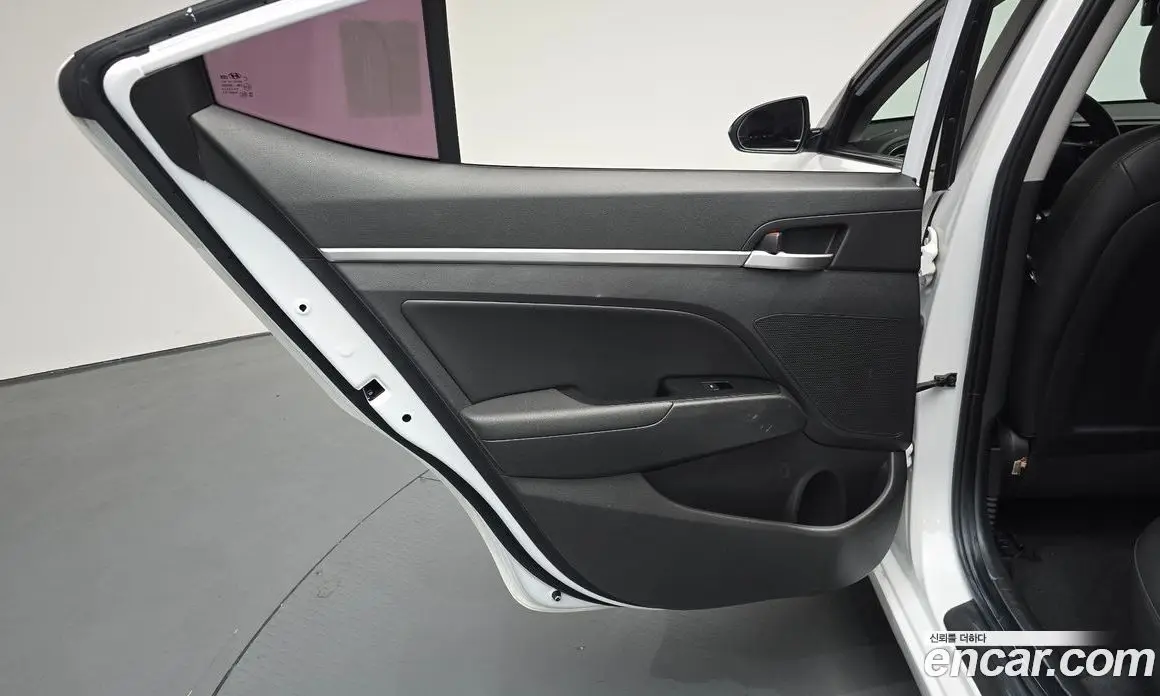 Hyundai Avante 2018 1.6 автомат (гидро), фото 15