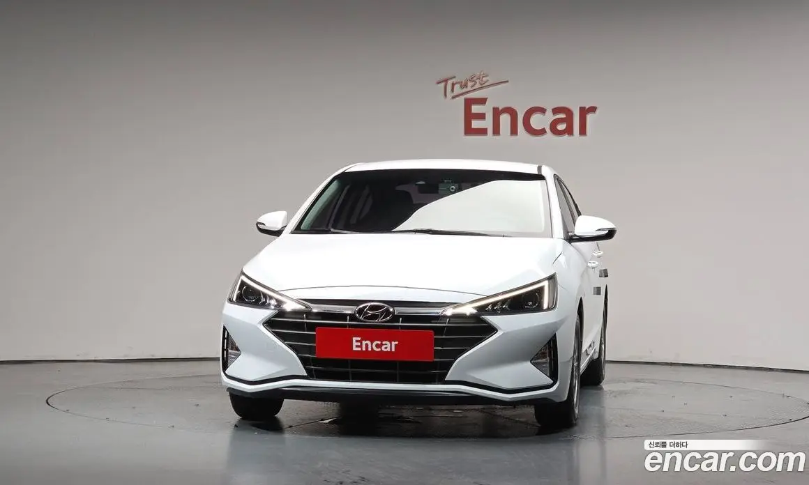 Hyundai Avante 2018 1.6 автомат (гидро), фото 3