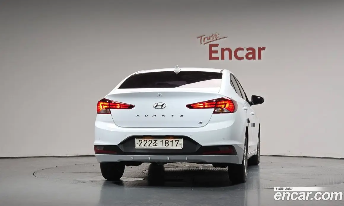 Hyundai Avante 2018 1.6 автомат (гидро), фото 4