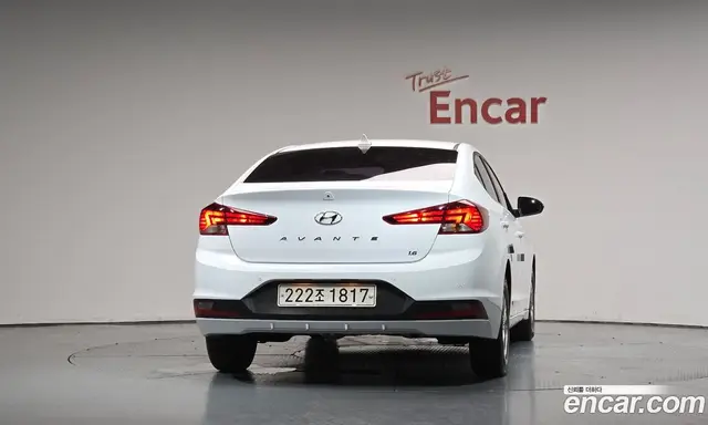 Hyundai Avante 2018 1.6 автомат (гидро), миниатюра 4