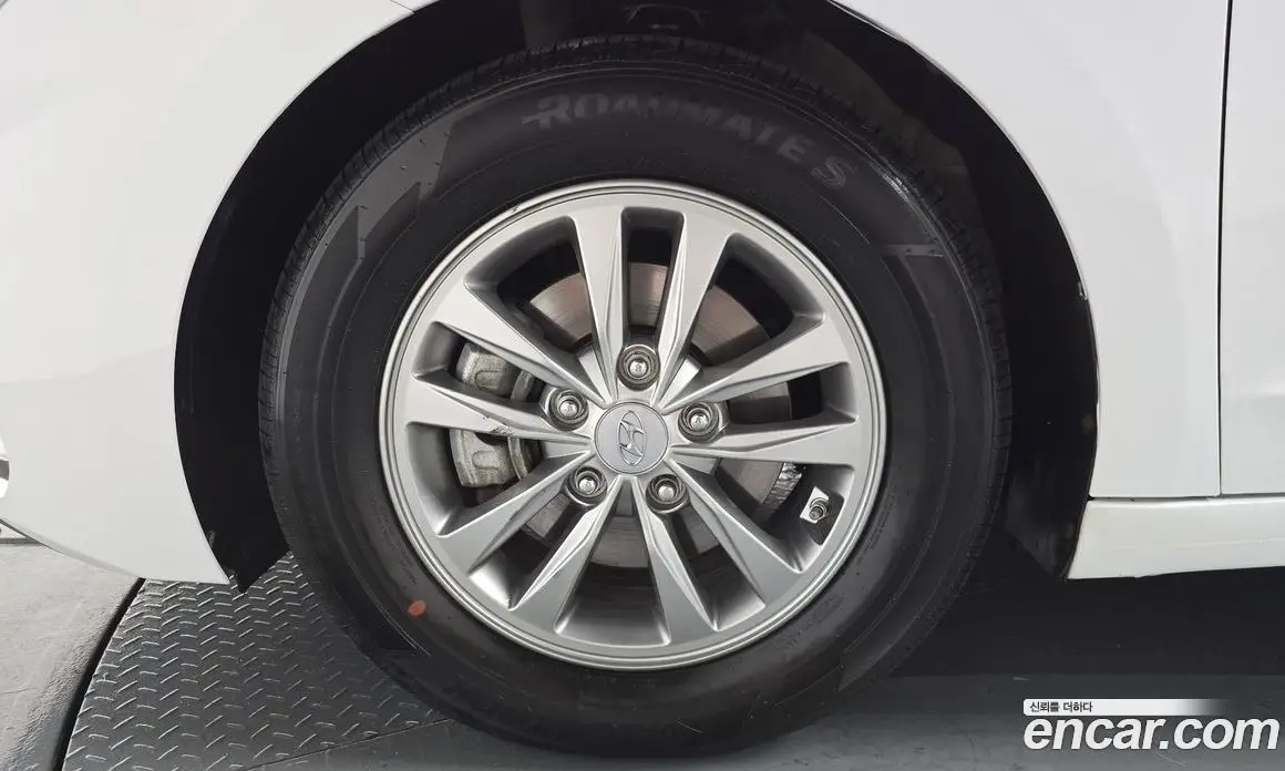 Hyundai Avante 2018 1.6 автомат (гидро), фото 5