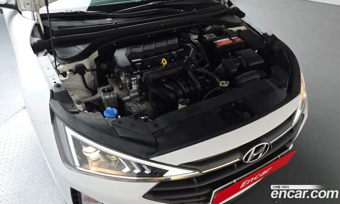 Hyundai Avante 2018 1.6 автомат (гидро), фото 6