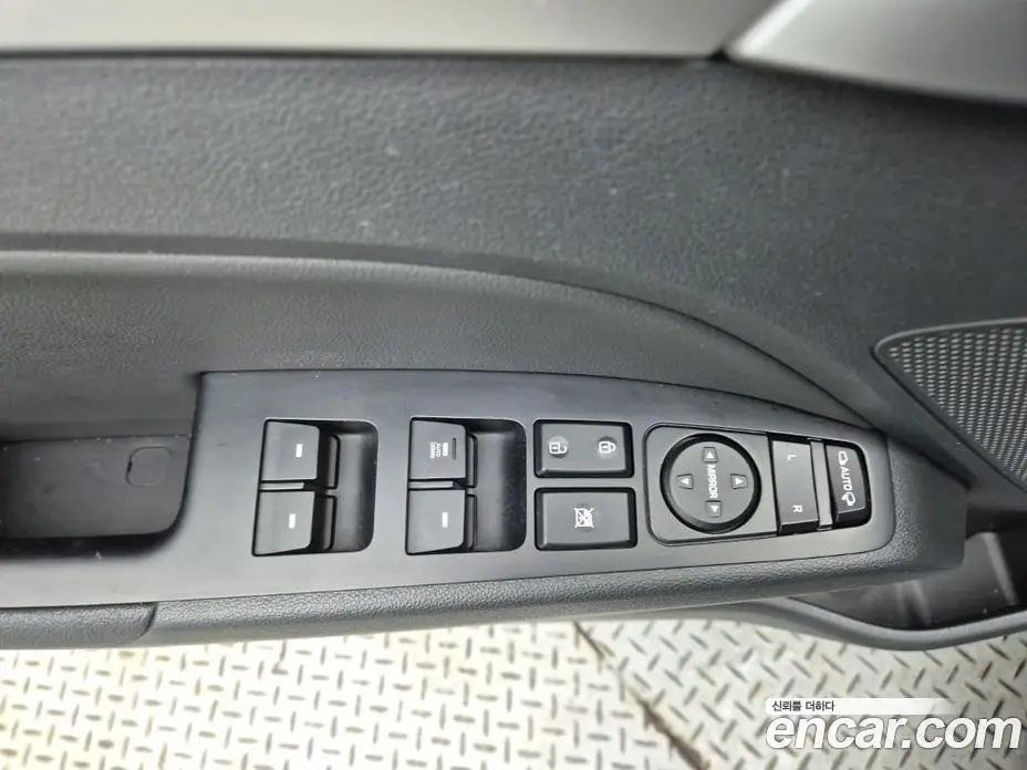 Hyundai Avante 2019 1.6 автомат (гидро), фото 11