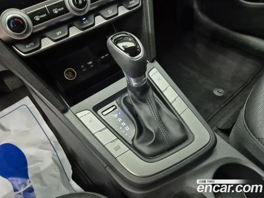 Hyundai Avante 2019 1.6 автомат (гидро), фото 12