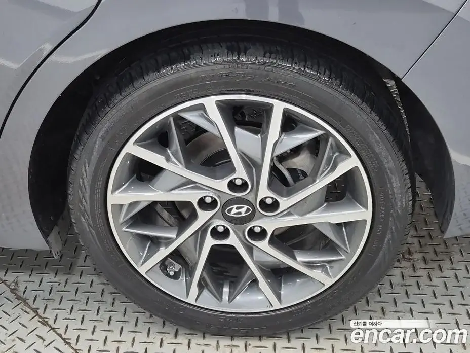 Hyundai Avante 2019 1.6 автомат (гидро), фото 18