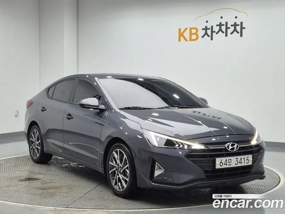 Hyundai Avante 2019 1.6 автомат (гидро), фото 3