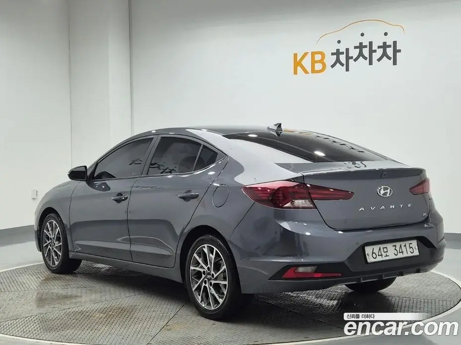 Hyundai Avante 2019 1.6 автомат (гидро), фото 4
