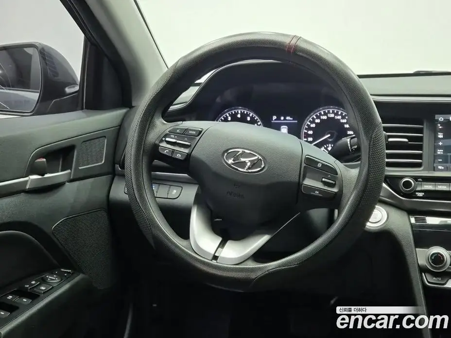 Hyundai Avante 2019 1.6 автомат (гидро), фото 6