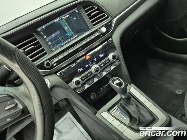 Hyundai Avante 2019 1.6 автомат (гидро), миниатюра 10