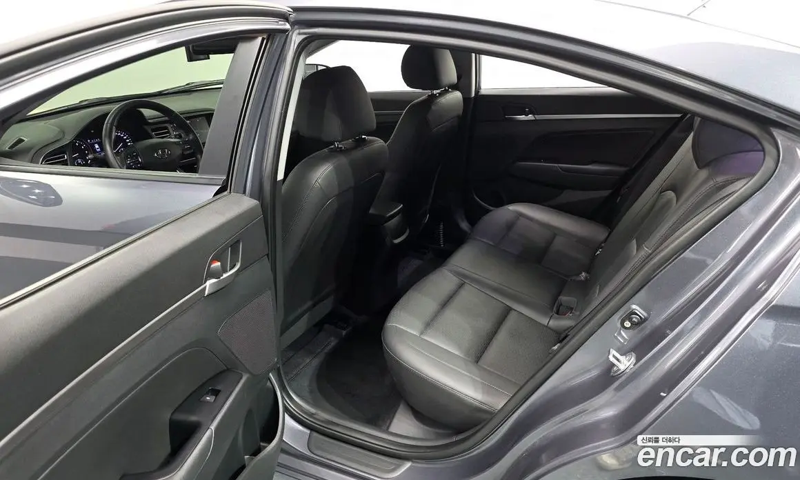 Hyundai Avante 2019 1.6 автомат (гидро), фото 18 Hyundai Avante 2019 1.6 автомат (гидро), фото 18