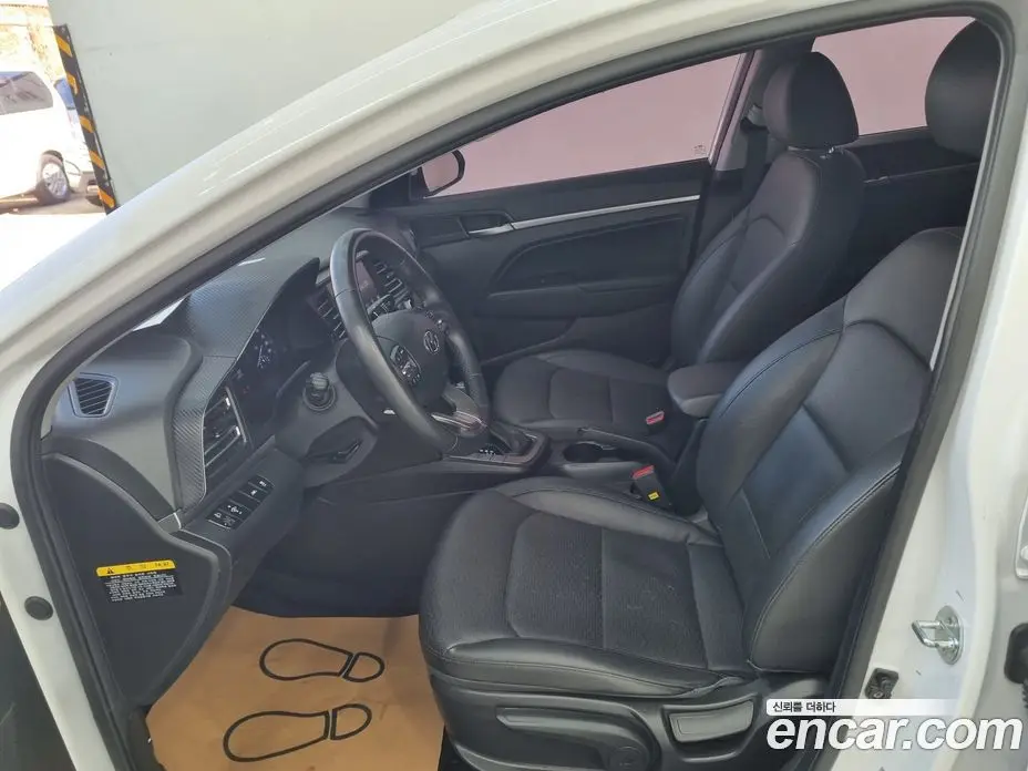 Hyundai Avante 2020 1.6 автомат (гидро), фото 17