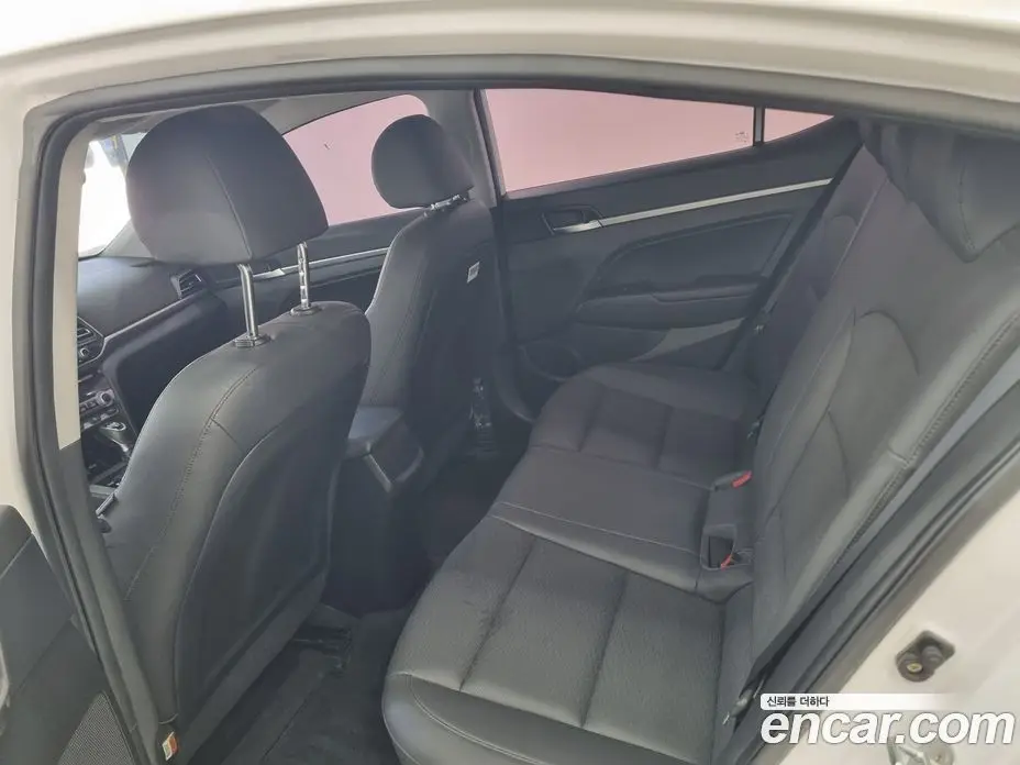 Hyundai Avante 2020 1.6 автомат (гидро), фото 18