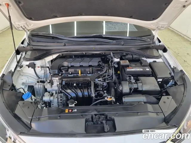 Hyundai Avante 2020 1.6 автомат (гидро), миниатюра 5