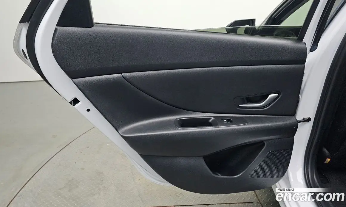 Hyundai Avante 2022 1.6 автомат (гидро), фото 15
