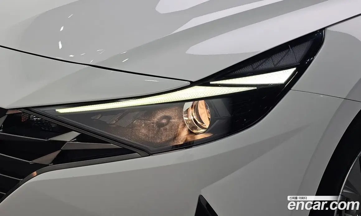 Hyundai Avante 2022 1.6 автомат (гидро), фото 8
