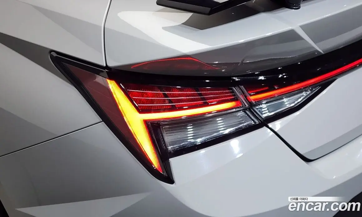 Hyundai Avante 2022 2.0 автомат (гидро), фото 8