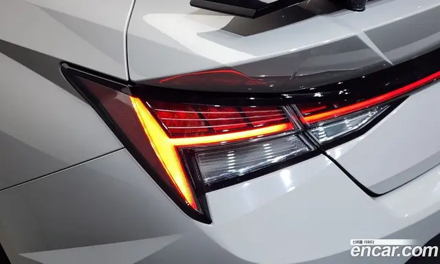 Hyundai Avante 2022 2.0 автомат (гидро), миниатюра 8