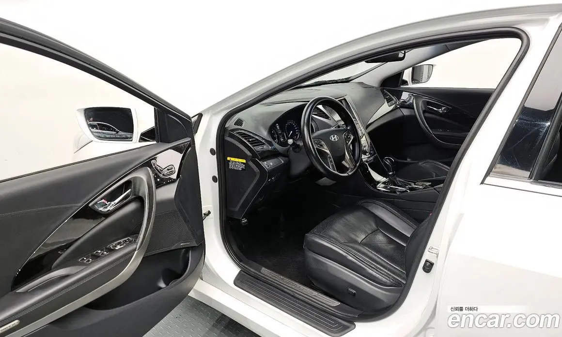 Hyundai Grandeur 2011 3.0 автомат (гидро), фото 11