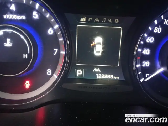 Hyundai Grandeur 2014 2.4 автомат (гидро), миниатюра 10