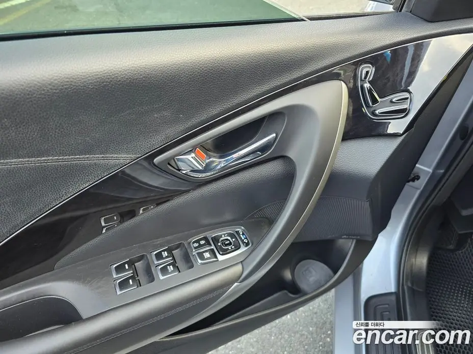 Hyundai Grandeur 2015 2.4 автомат (гидро), фото 17