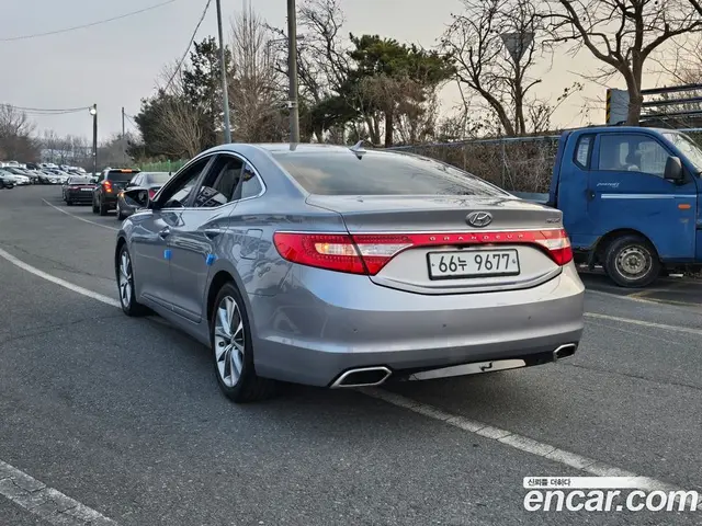 Hyundai Grandeur 2015 2.4 автомат (гидро), миниатюра 6