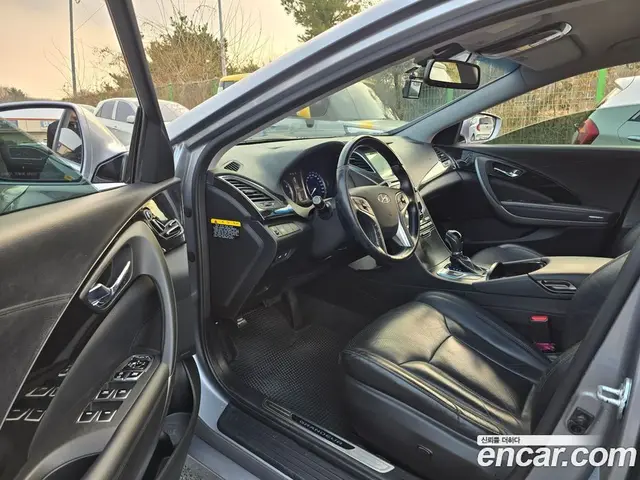 Hyundai Grandeur 2015 2.4 автомат (гидро), миниатюра 9