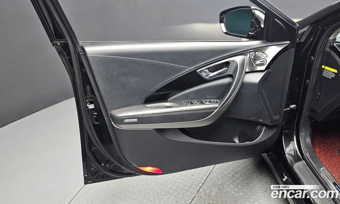 Hyundai Grandeur 2015 3.0 автомат (гидро), фото 14